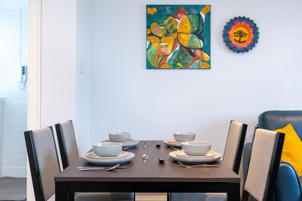 Lovely 3-Bedroom Flat With Free Parking Bridge of Allan Luaran gambar