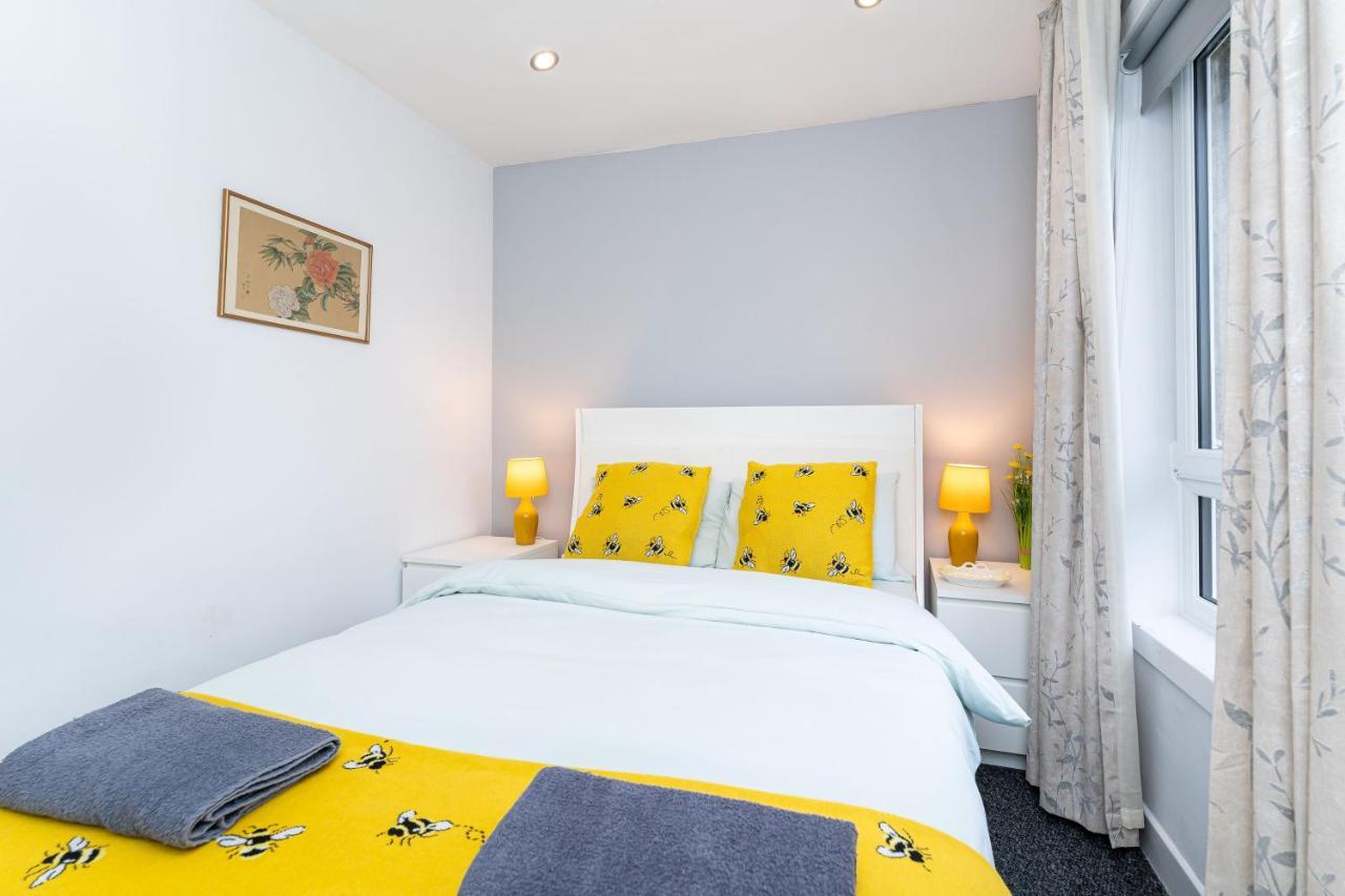 Lovely 3-Bedroom Flat With Free Parking Bridge of Allan Luaran gambar