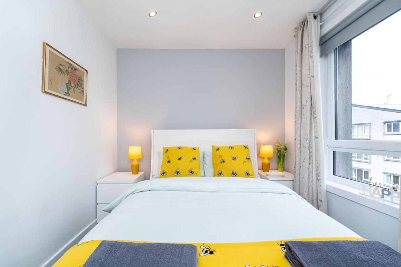 Lovely 3-Bedroom Flat With Free Parking Bridge of Allan Luaran gambar